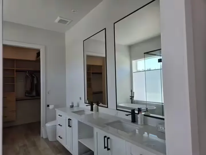 Smart home — master ensuite bathroom