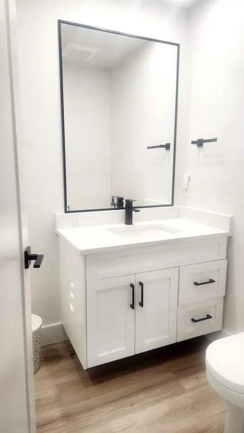 Ensuite bathroom 2