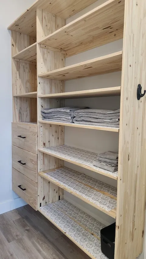 Interior detail 2